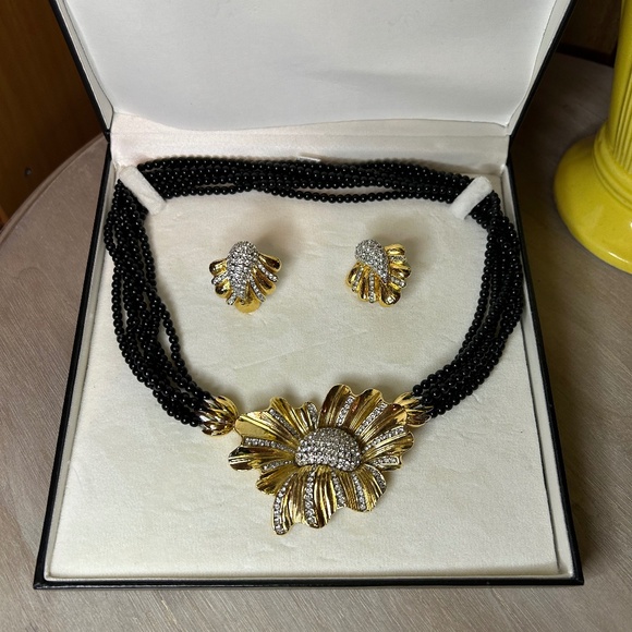Vintage Butler Floral Necklace and Earring Set - Picture 4 of 7